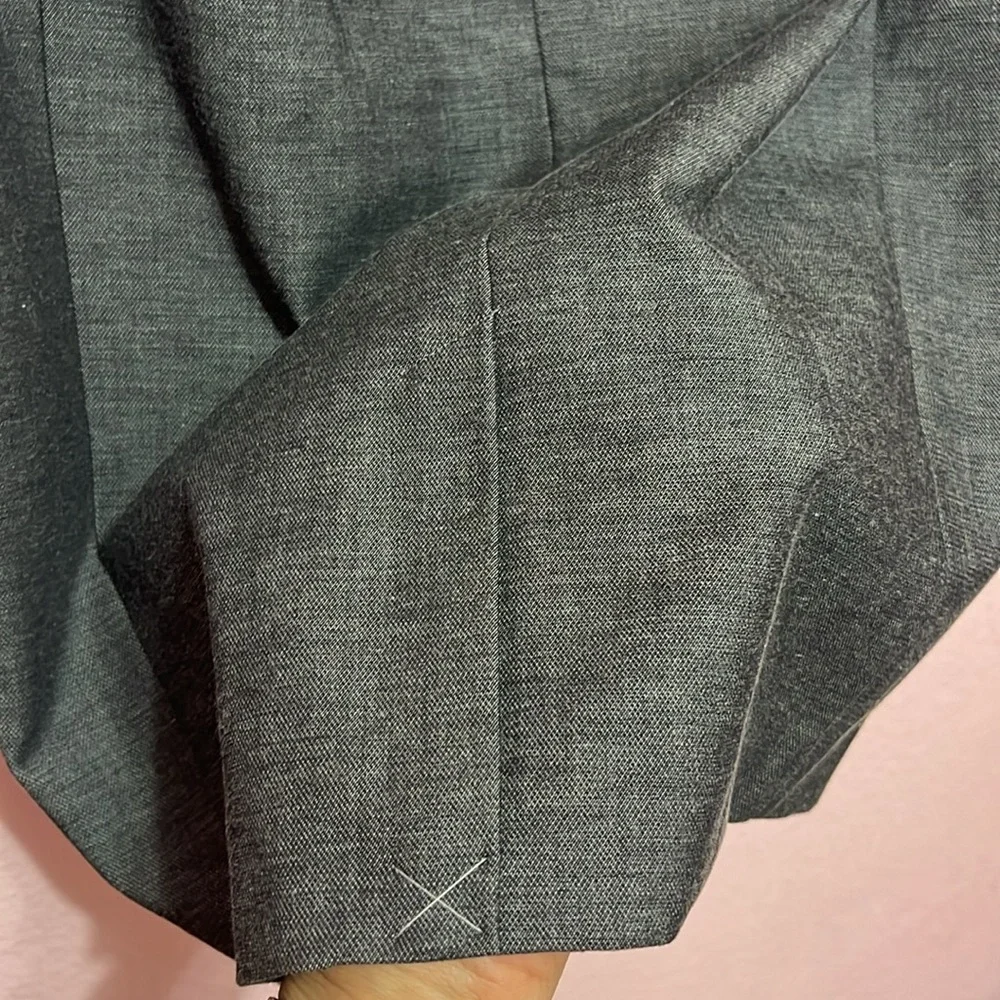 Express Gray Fitted Stretch Pencil Skirt. Size 8